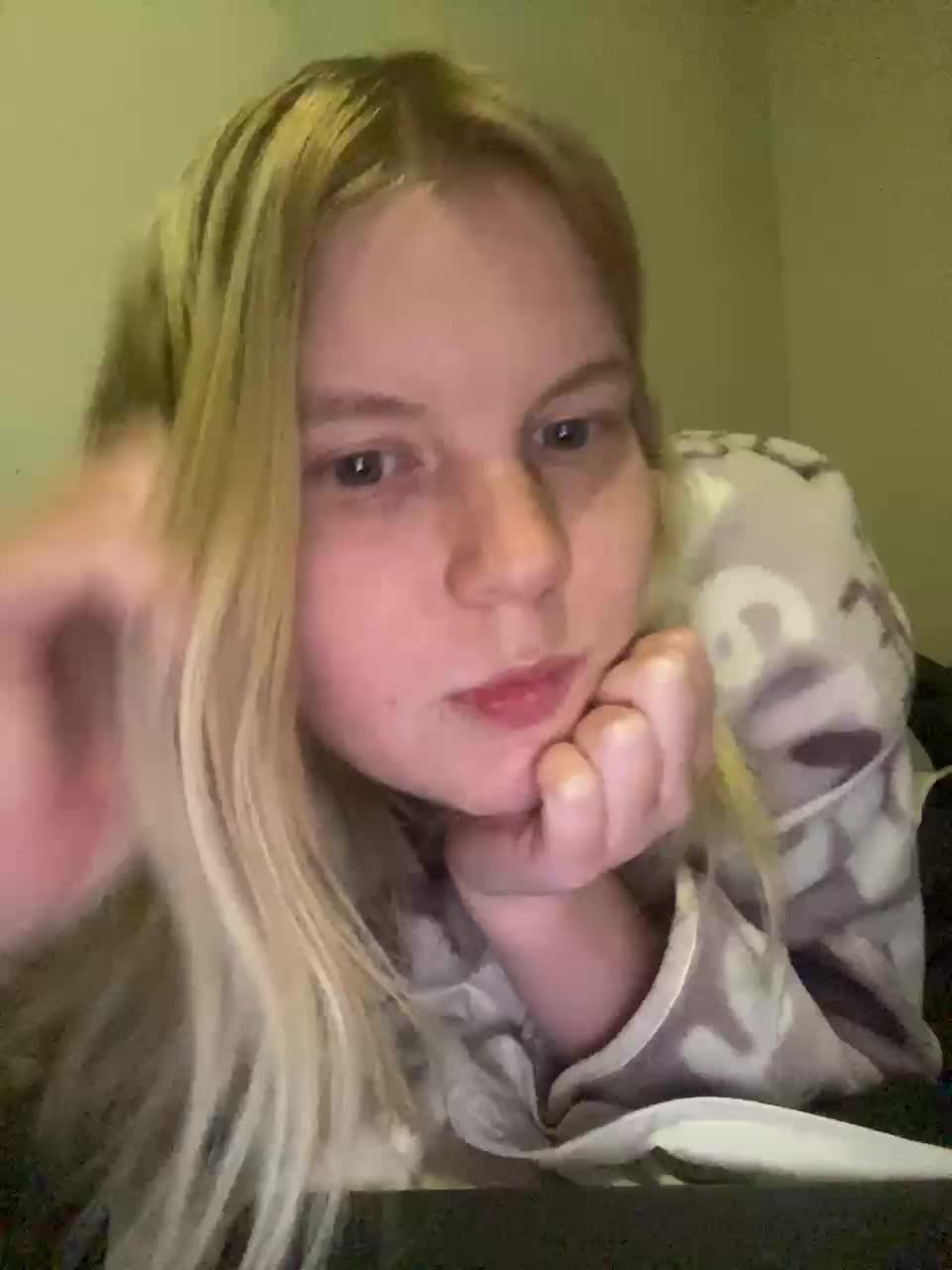Amelia2004 Cam Show Recorded 2025-05-18