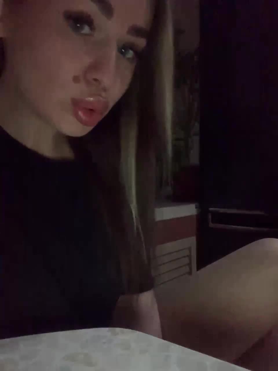 Polichkaaaa Cam Show Recorded 2025-05-18