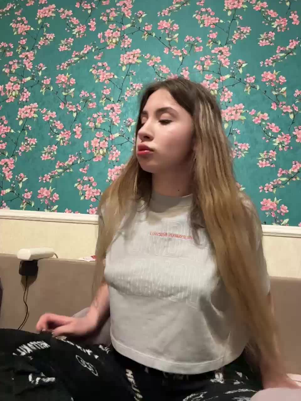 Alizii Cam Show Recorded 2025-05-18
