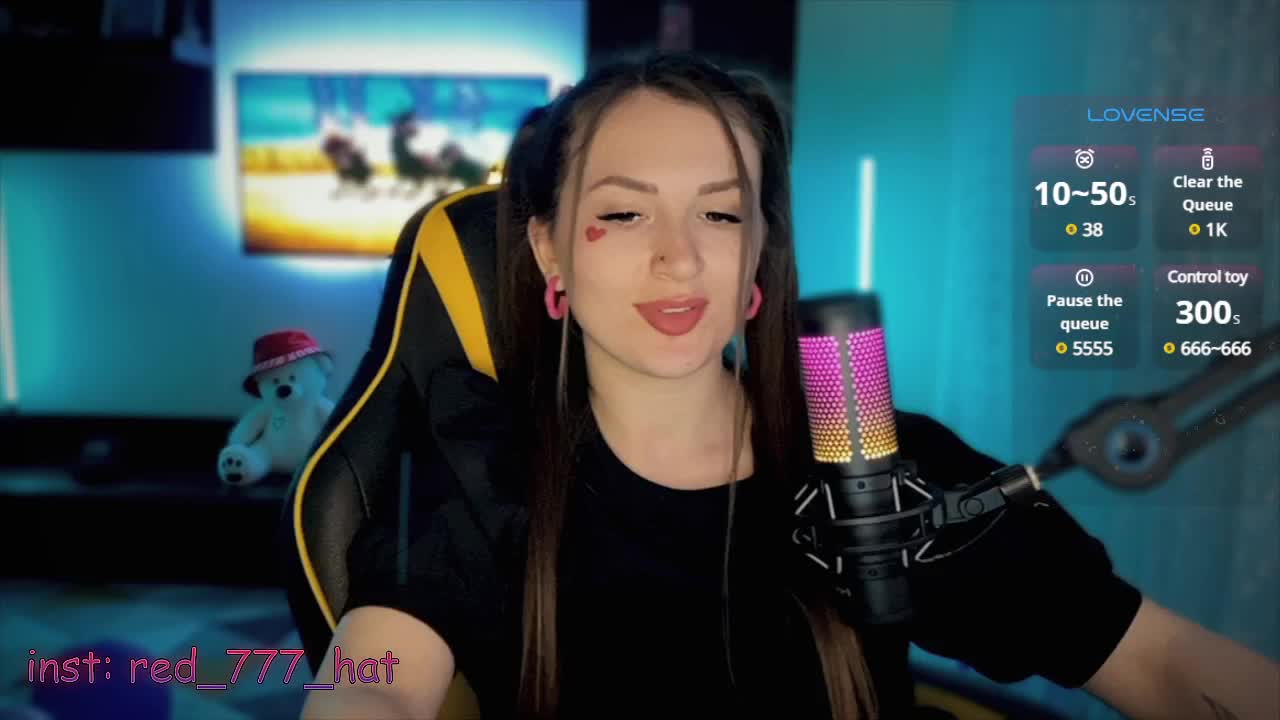 -RED-HAT- Cam Show Recorded 2025-05-18