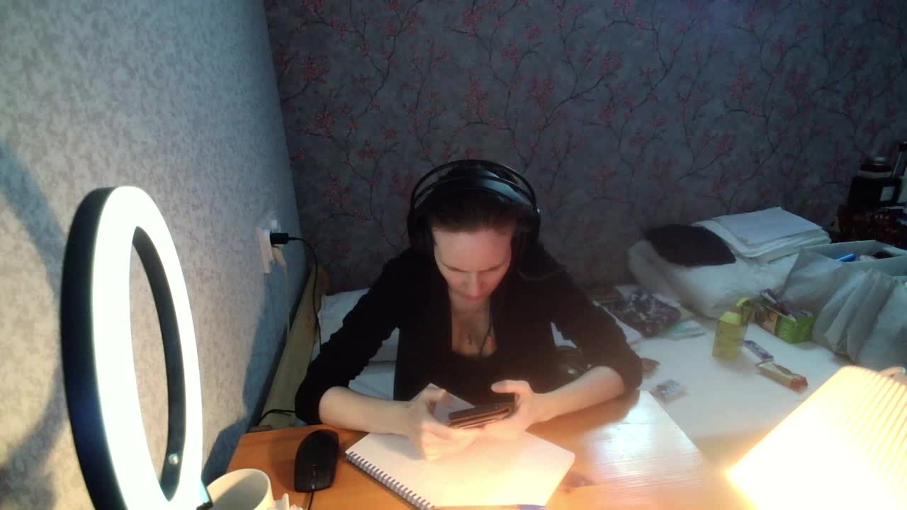 Magretta_Dering Cam Show Recorded 2025-05-18
