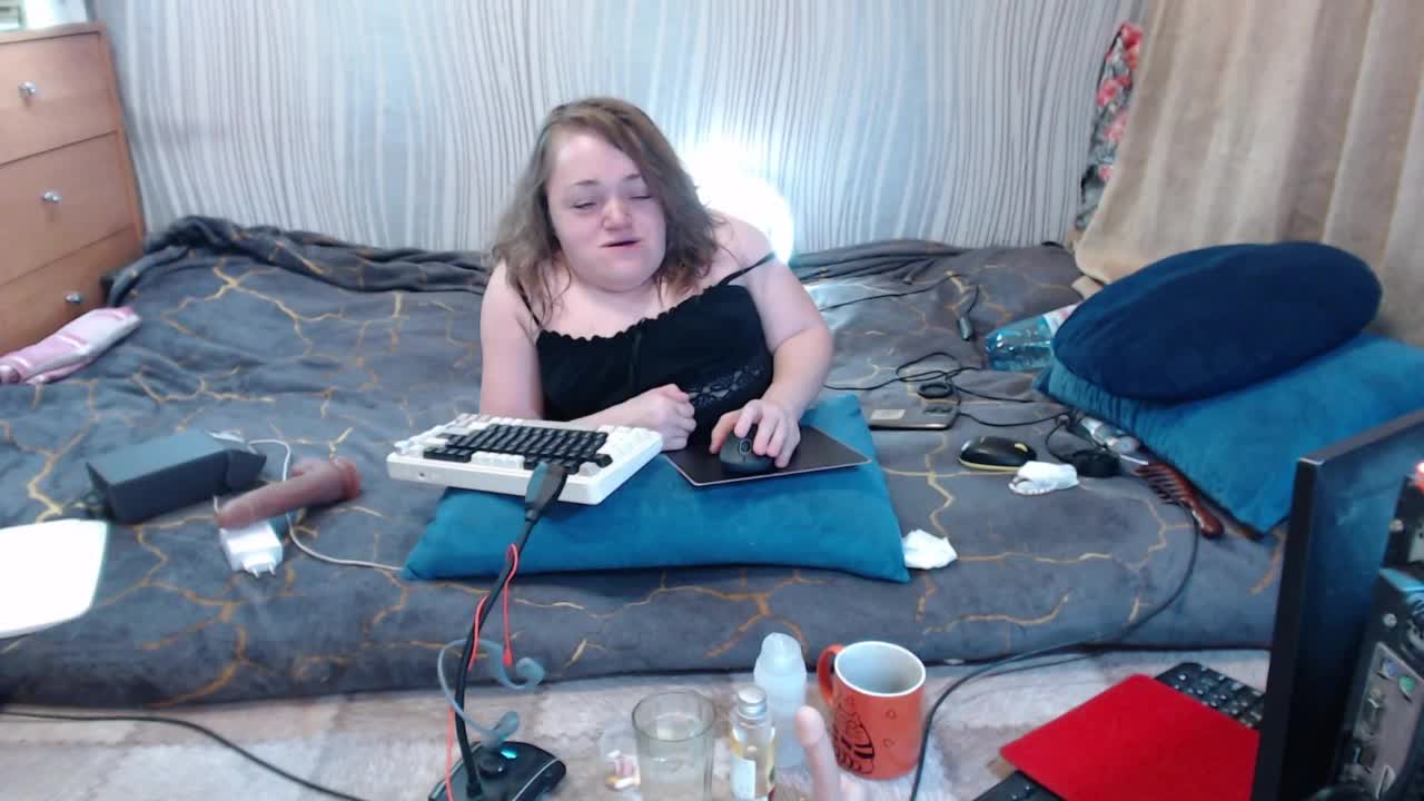 MiniNatali Cam Show Recorded 2025-05-18