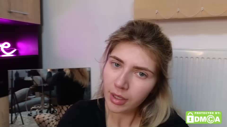 Katiepov Cam Show Recorded 2025-05-18