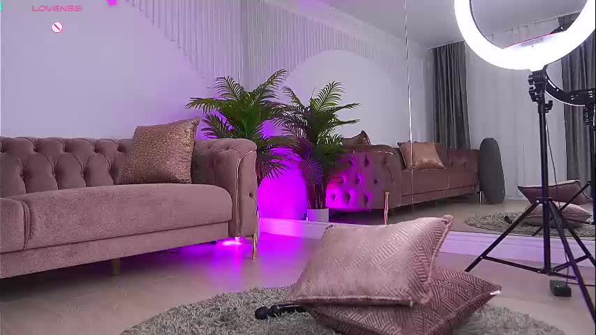 Abbela_white Cam Show Recorded 2025-05-18
