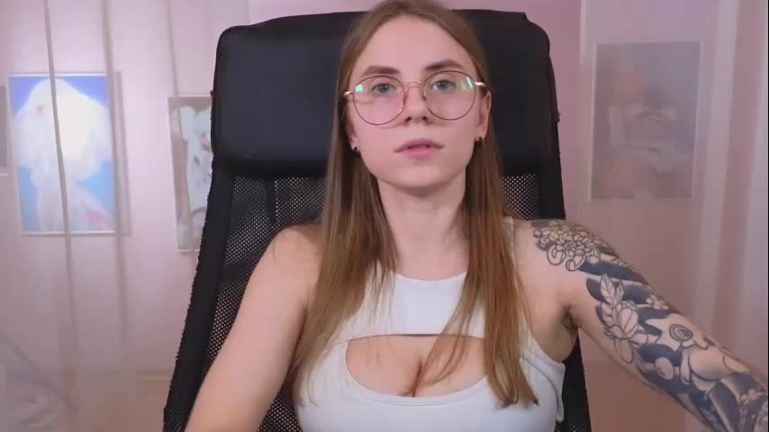_lovelylove_ Cam Show Recorded 2025-05-18