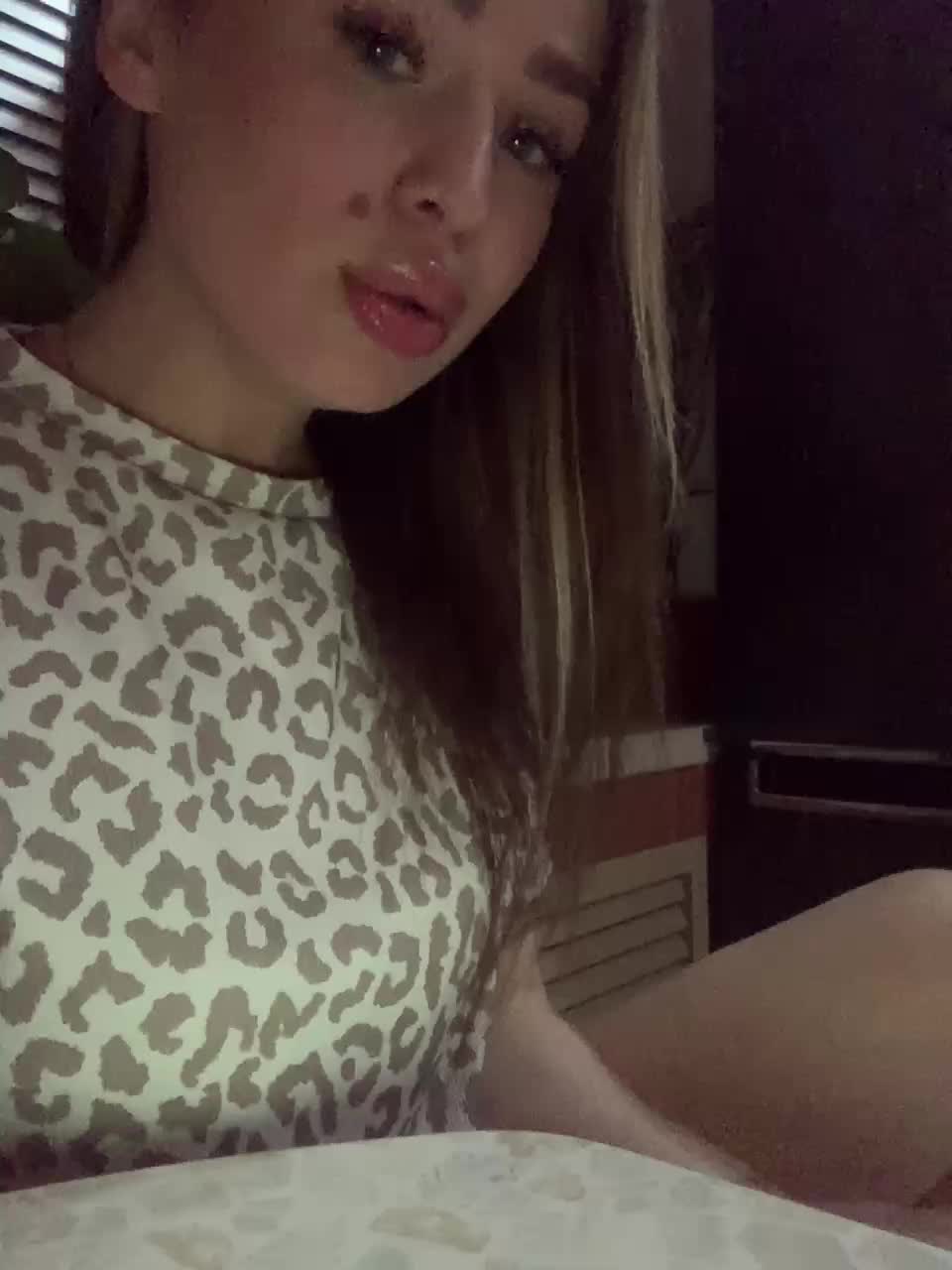 Polichkaaaa Cam Show Recorded 2025-05-18