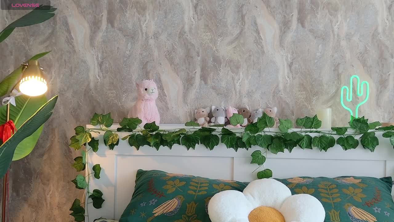 YoPixie Cam Show Recorded 2025-05-18
