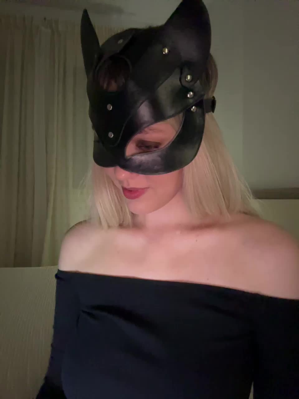 MissDafne Cam Show Recorded 2025-05-18