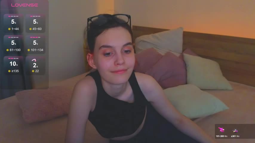 SusieMorris Cam Show Recorded 2025-05-18