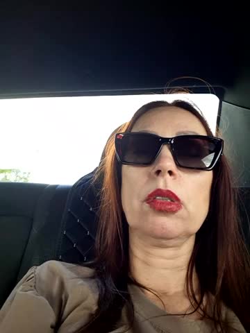 BlueHOT-MILf Cam Show Recorded 2025-05-18
