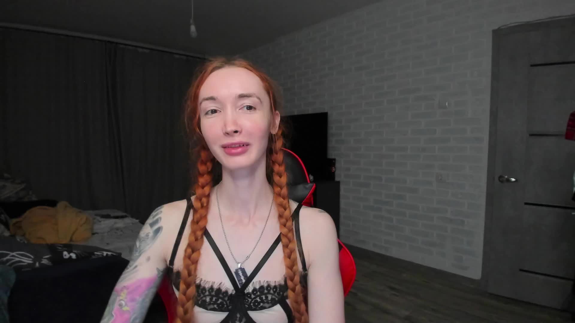 Roxy-Sun Cam Show Recorded 2025-05-18