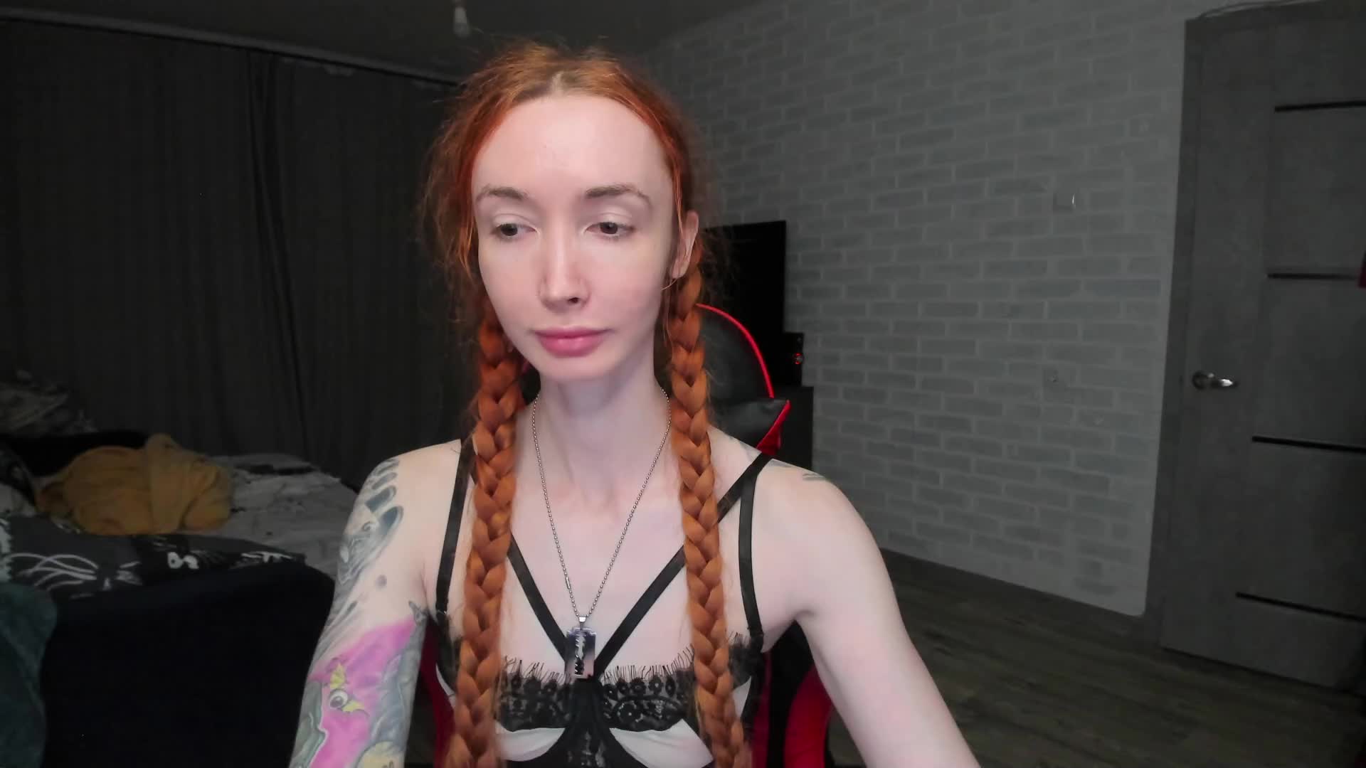 Roxy-Sun Cam Show Recorded 2025-05-18