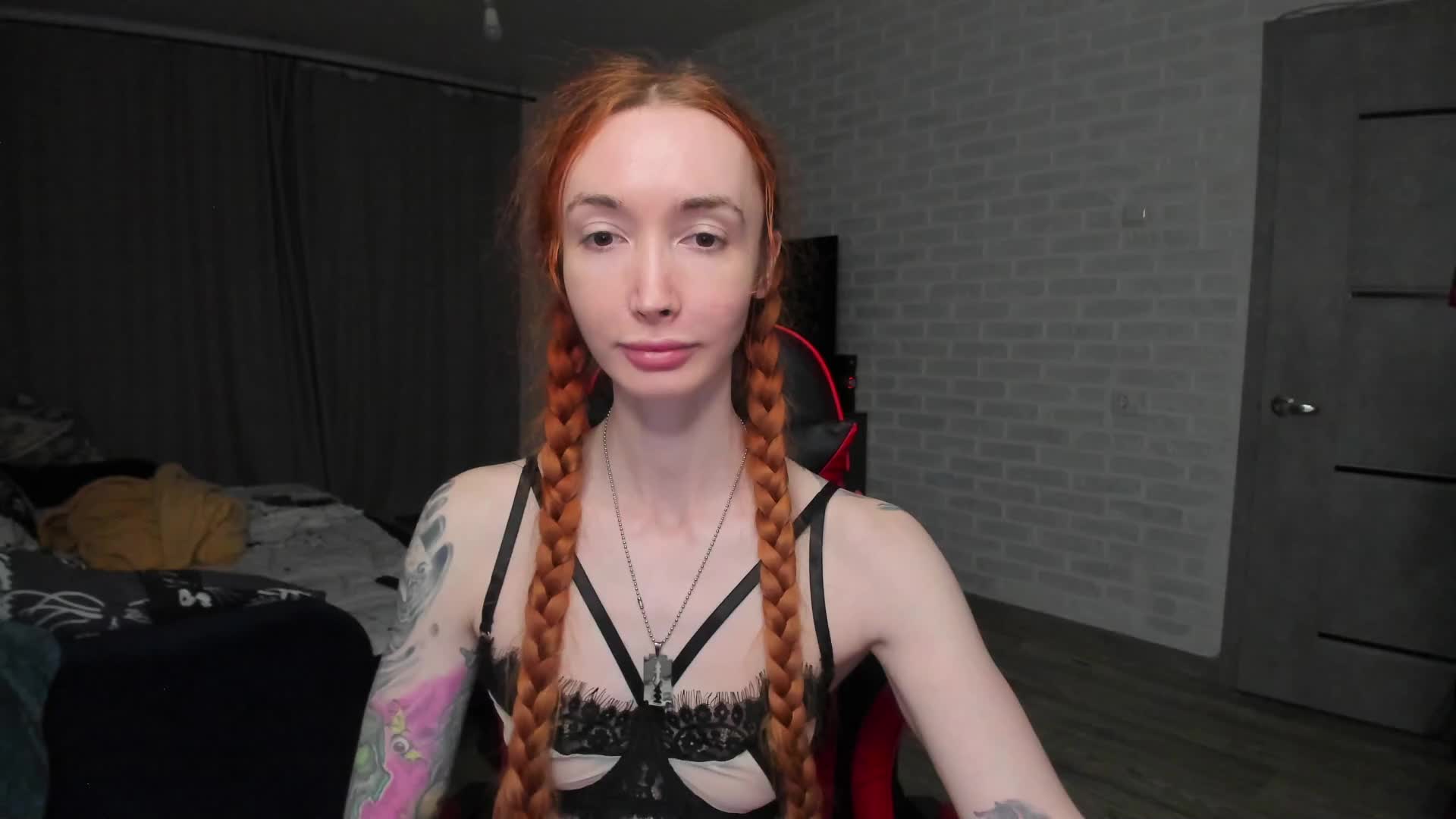 Roxy-Sun Cam Show Recorded 2025-05-19