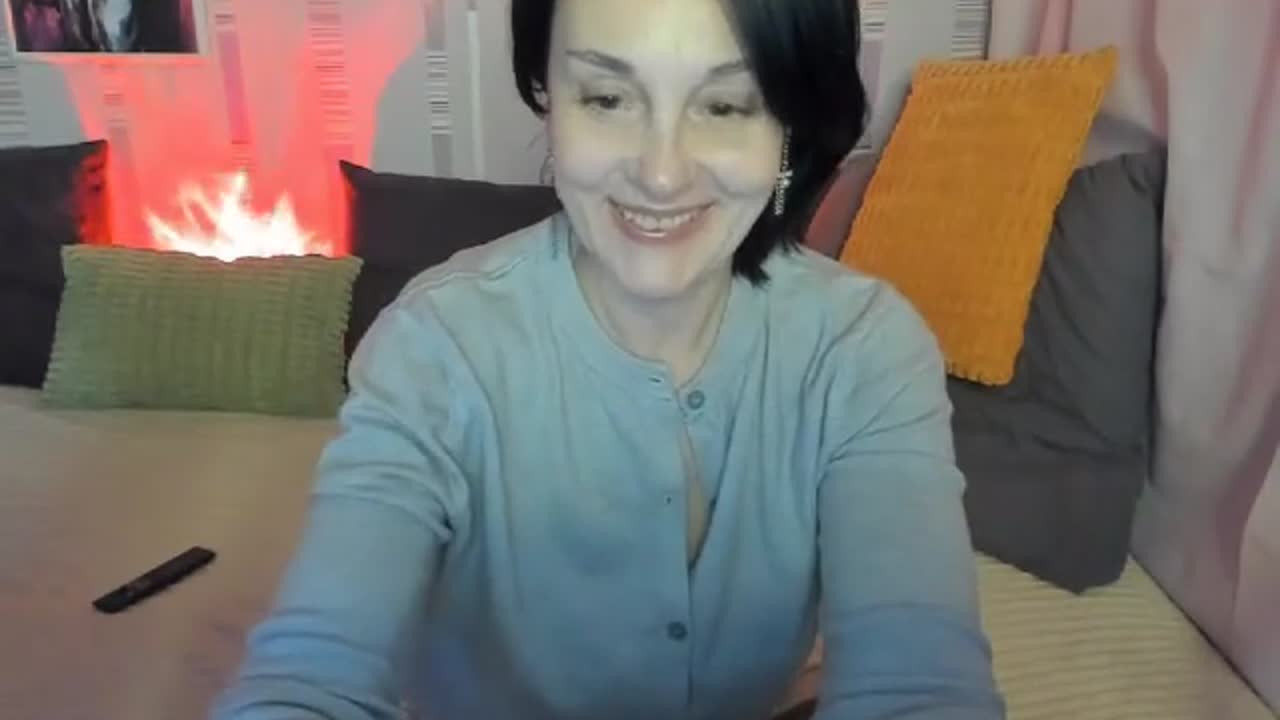 EmmaGiedi Cam Show Recorded 2025-05-19