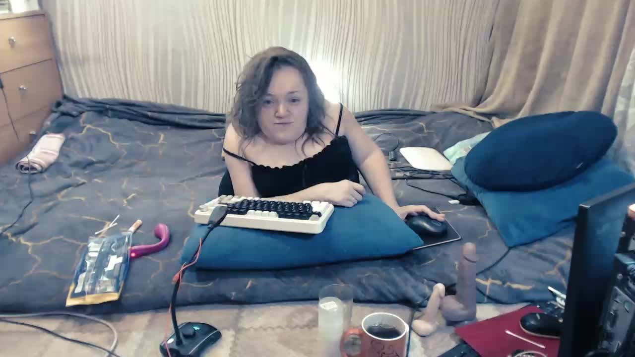 MiniNatali Cam Show Recorded 2025-05-19