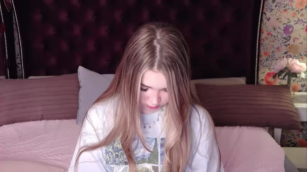 Evapeachh Cam Show Recorded 2025-05-19
