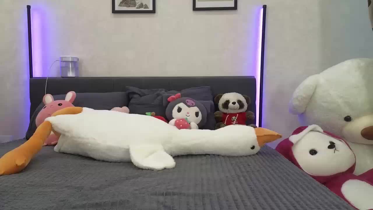Dolly-ll Cam Show Recorded 2025-05-19