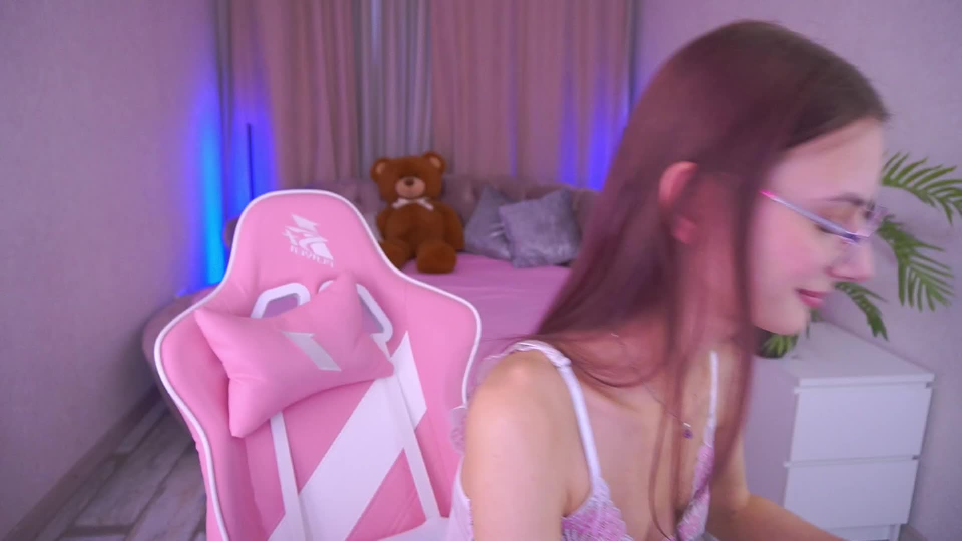 CozyMell Cam Show Recorded 2025-05-19