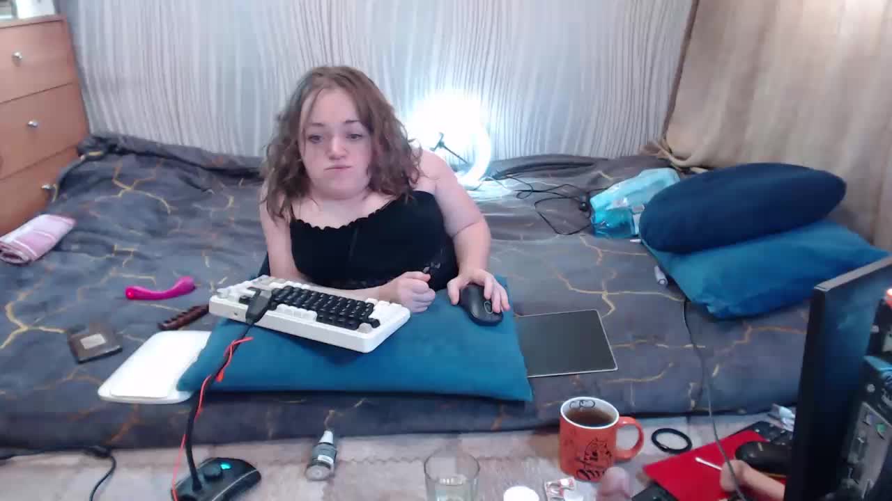 MiniNatali Cam Show Recorded 2025-05-20