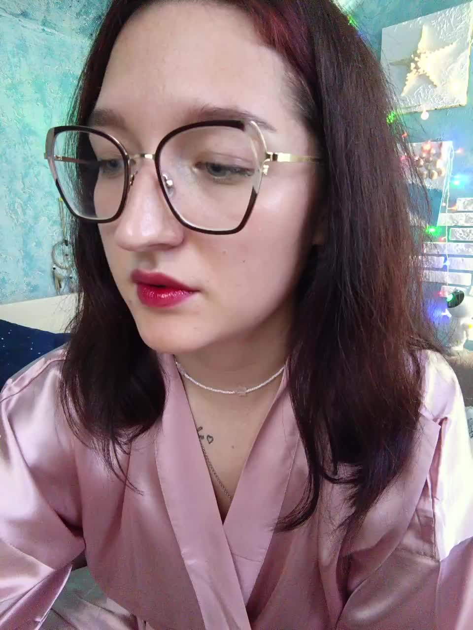Rosia-Guess Cam Show Recorded 2025-05-20
