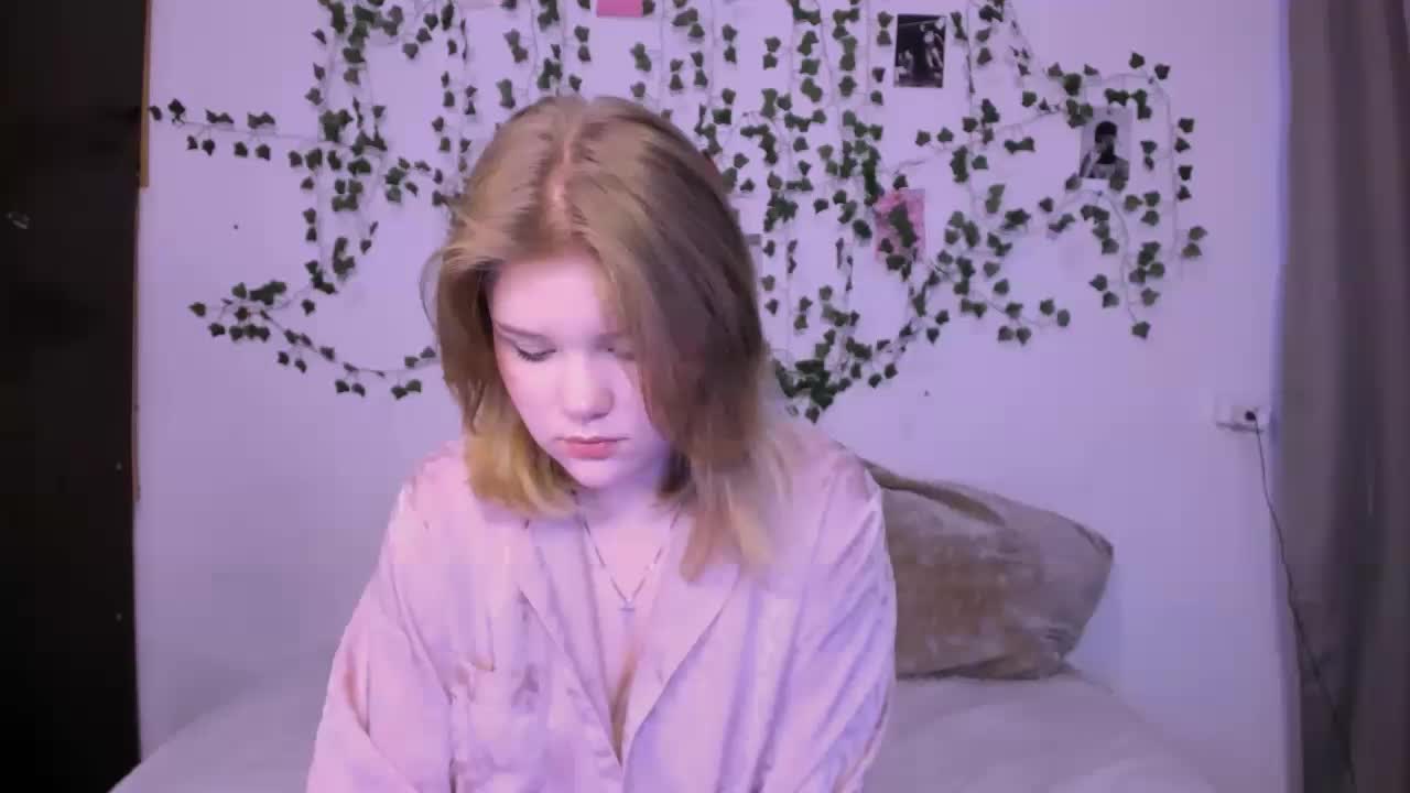 Moon_rabbit0 Cam Show Recorded 2025-05-20