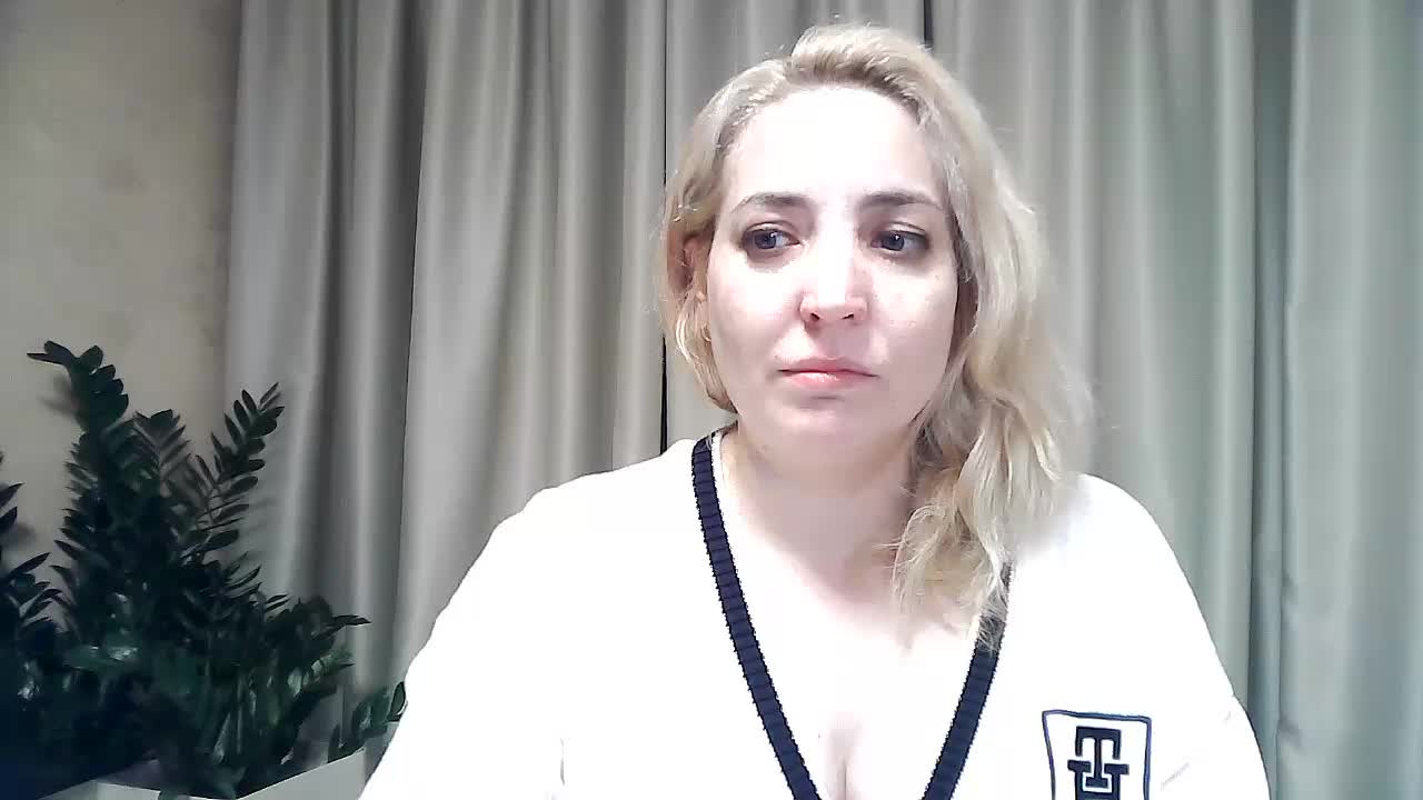 Mariska-kiska Cam Show Recorded 2025-05-20