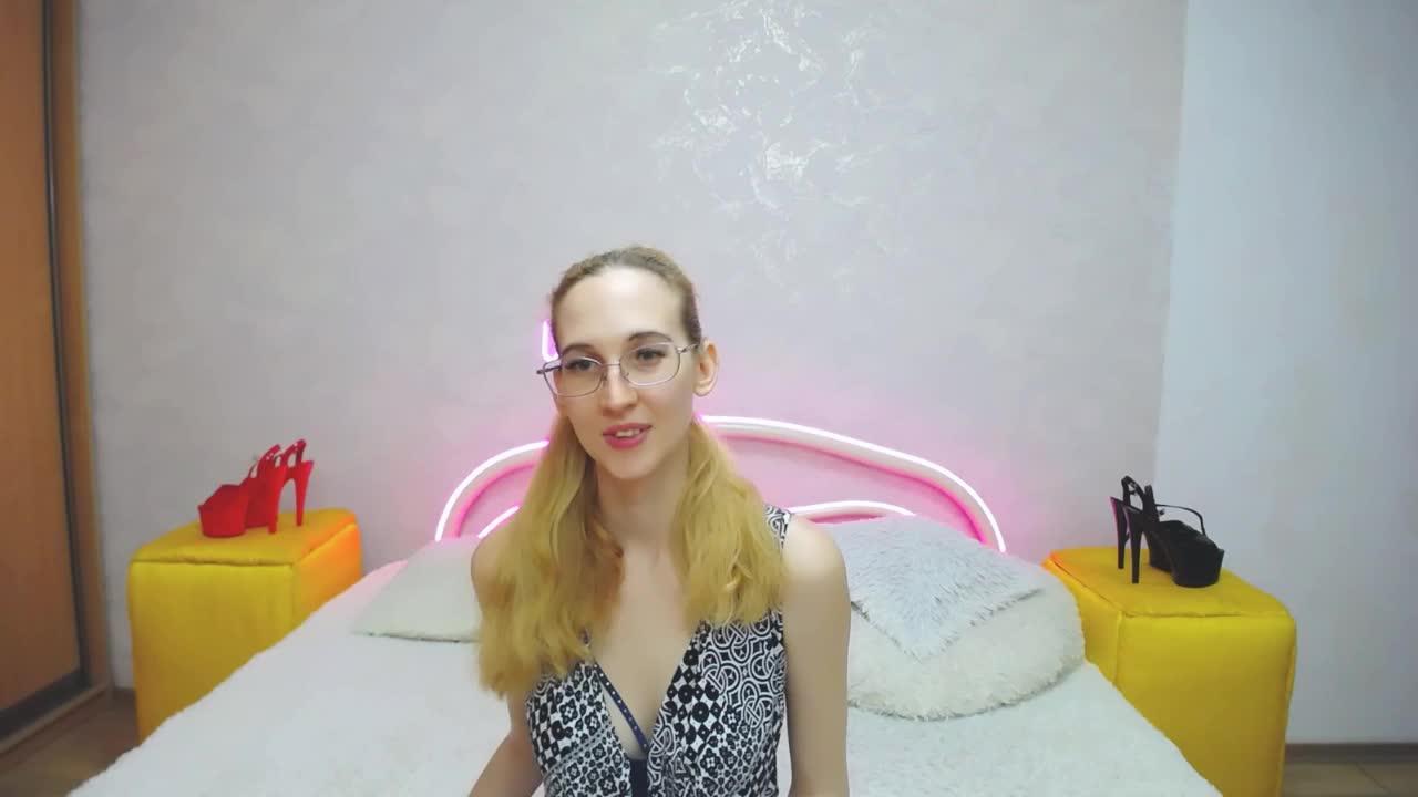LizzieBrait Cam Show Recorded 2025-05-21