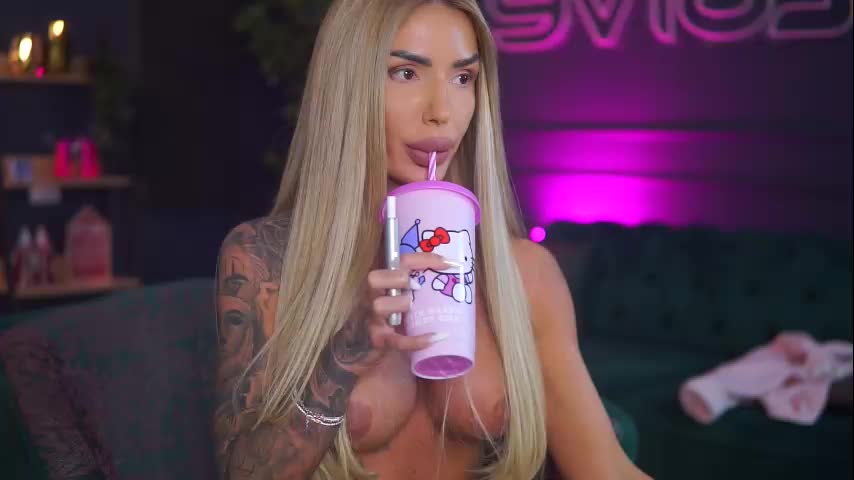 Raquellevon Cam Show Recorded 2025-05-22