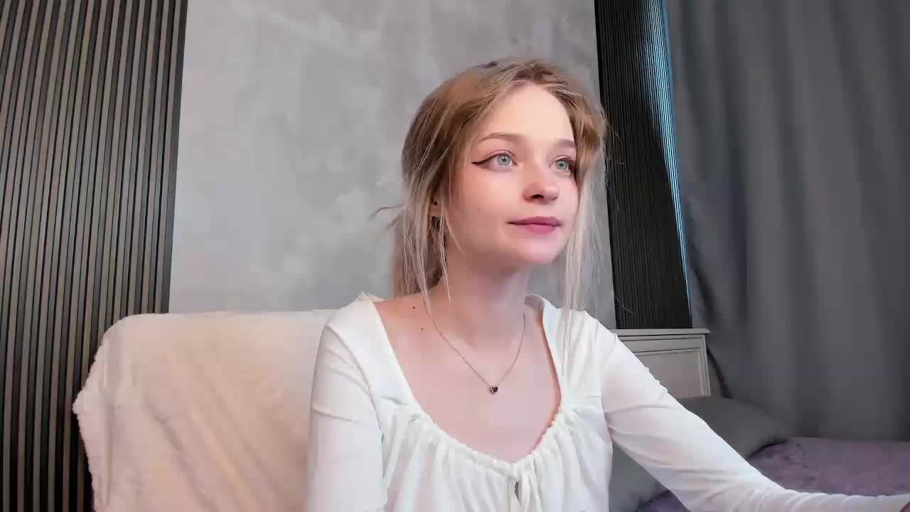 Vialeta-baby Cam Show Recorded 2025-05-22
