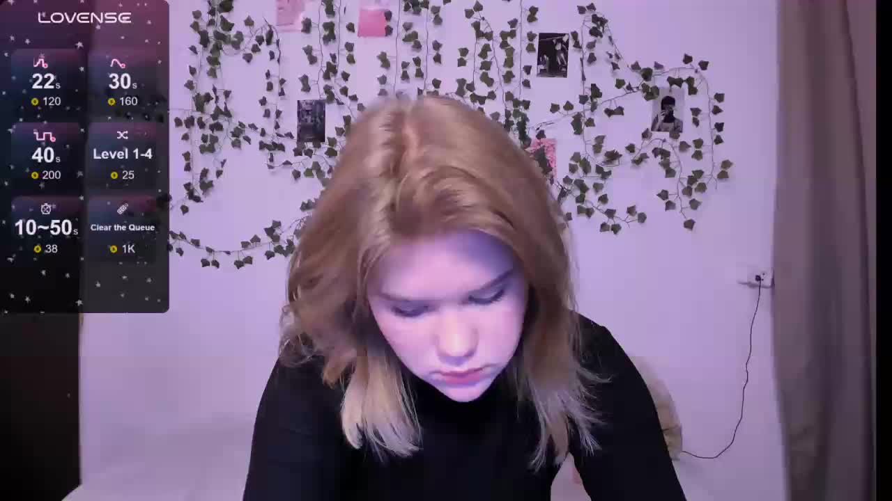 Moon_rabbit0 Cam Show Recorded 2025-05-22